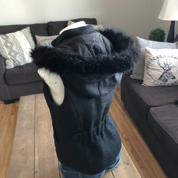 RW&CO. Black Warm Hooded Vest in Black - XS - Picture 11 of 16
